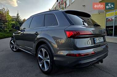 Позашляховик / Кросовер Audi Q7 2020 в 