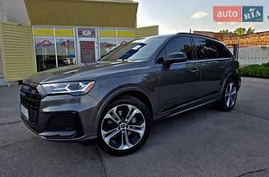 Позашляховик / Кросовер Audi Q7 2020 в 