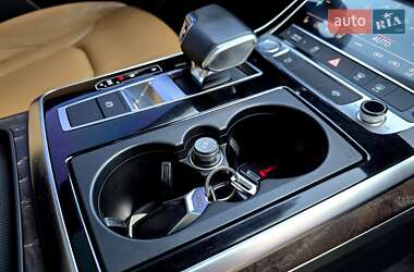 Позашляховик / Кросовер Audi Q7 2020 в 