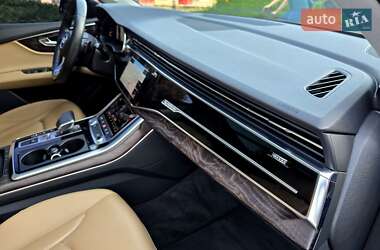 Позашляховик / Кросовер Audi Q7 2020 в 
