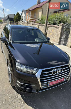 Внедорожник / Кроссовер Audi Q7 2017 в 
