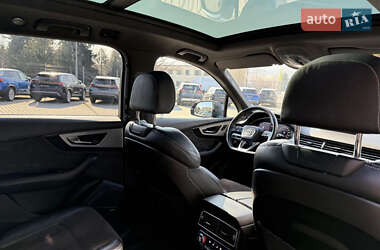 Внедорожник / Кроссовер Audi Q7 2017 в 