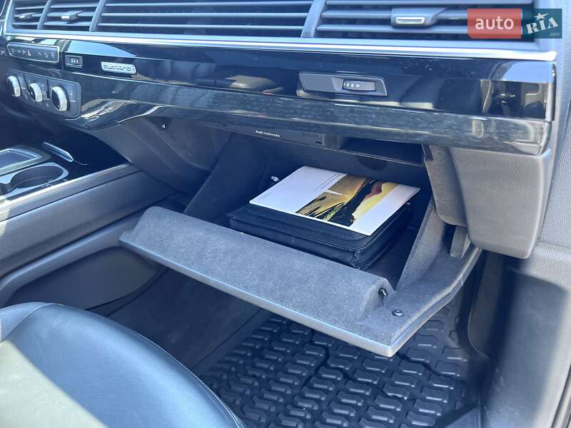 Позашляховик / Кросовер Audi Q7 2017 в Вінниці
