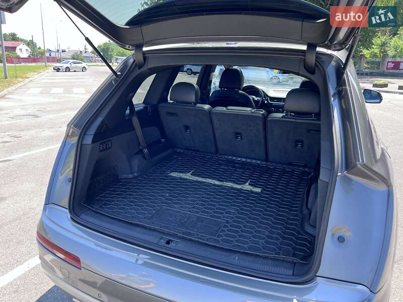 Позашляховик / Кросовер Audi Q7 2017 в Вінниці