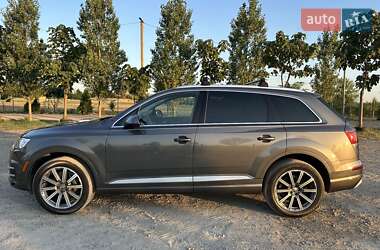 Позашляховик / Кросовер Audi Q7 2019 в 