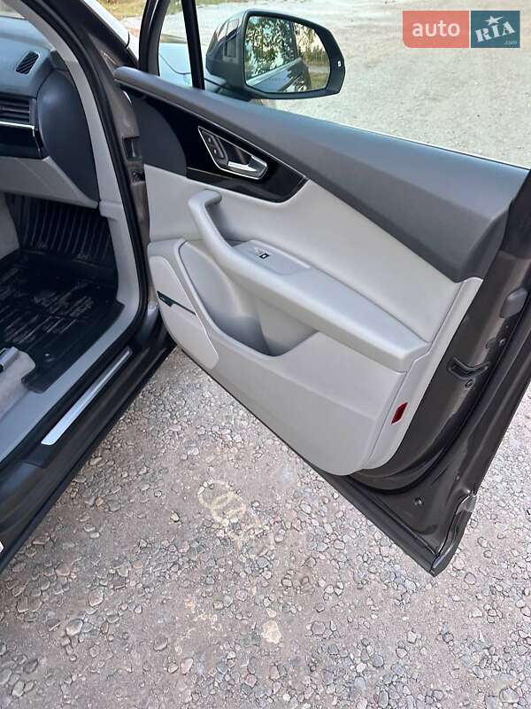 Внедорожник / Кроссовер Audi Q7 2019 в Одессе