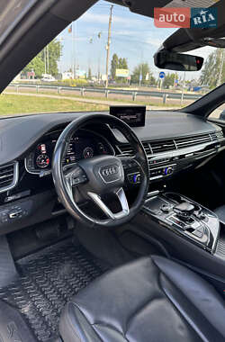 Позашляховик / Кросовер Audi Q7 2016 в 