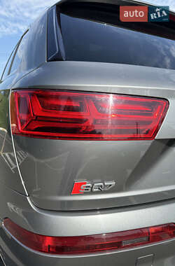 Позашляховик / Кросовер Audi Q7 2016 в 