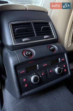 Внедорожник / Кроссовер Audi Q7 2010 в 