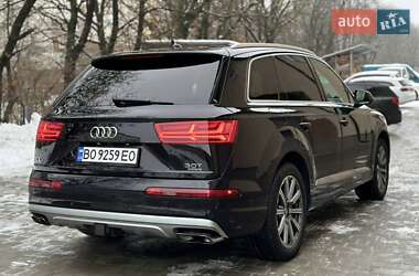 Позашляховик / Кросовер Audi Q7 2017 в 