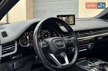 Позашляховик / Кросовер Audi Q7 2017 в 