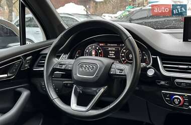 Позашляховик / Кросовер Audi Q7 2017 в 