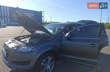 Внедорожник / Кроссовер Audi Q7 2015 в 