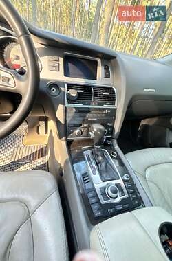 Позашляховик / Кросовер Audi Q7 2007 в 