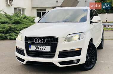 Позашляховик / Кросовер Audi Q7 2008 в 