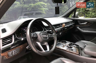 Внедорожник / Кроссовер Audi Q7 2017 в 