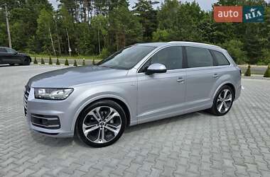 Внедорожник / Кроссовер Audi Q7 2018 в 