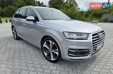 Внедорожник / Кроссовер Audi Q7 2018 в 