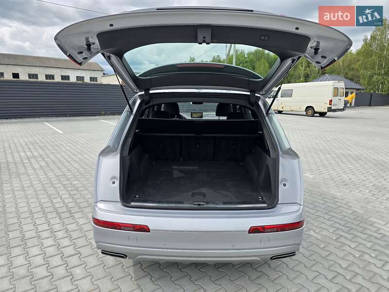 Позашляховик / Кросовер Audi Q7 2018 в Ковелі