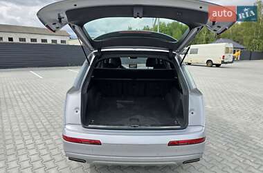 Внедорожник / Кроссовер Audi Q7 2018 в 