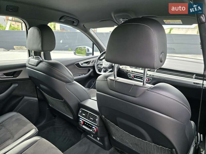 Позашляховик / Кросовер Audi Q7 2018 в Ковелі