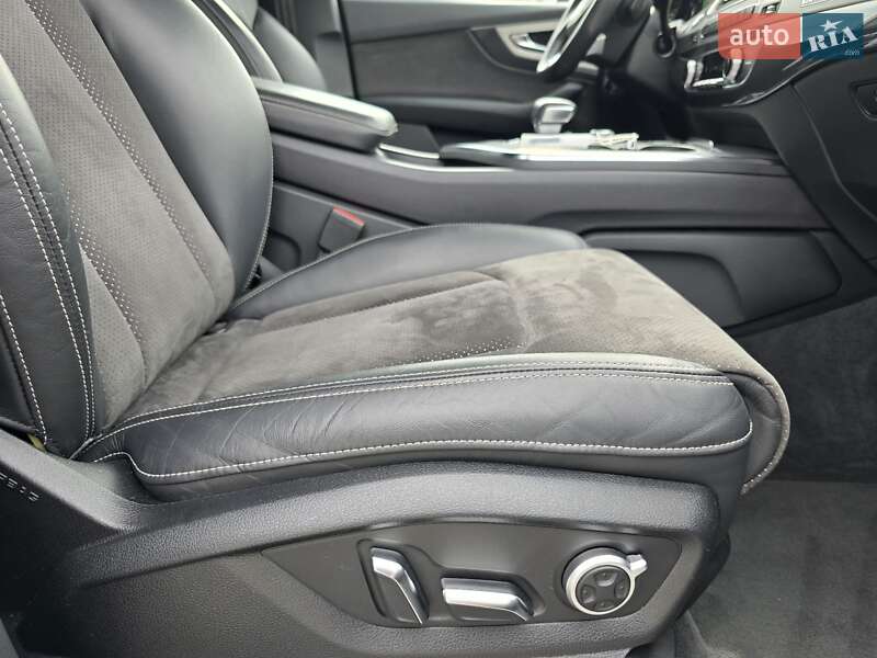 Позашляховик / Кросовер Audi Q7 2018 в Ковелі
