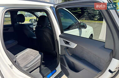 Внедорожник / Кроссовер Audi Q7 2022 в 
