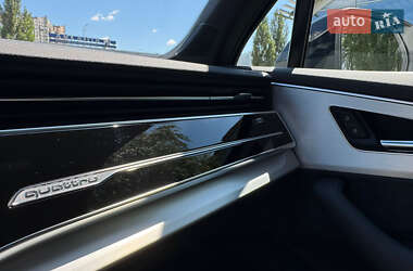 Внедорожник / Кроссовер Audi Q7 2022 в 