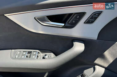 Внедорожник / Кроссовер Audi Q7 2022 в 