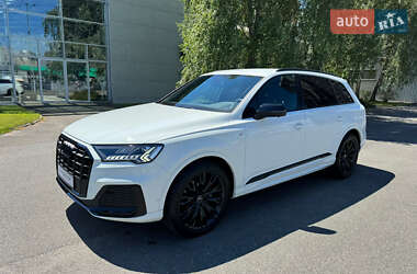 Внедорожник / Кроссовер Audi Q7 2022 в 
