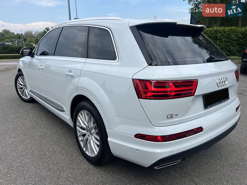 Позашляховик / Кросовер Audi Q7 2018 в Києві