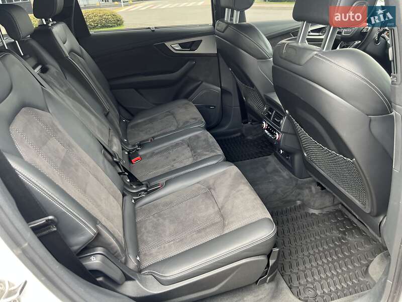 Позашляховик / Кросовер Audi Q7 2018 в Києві
