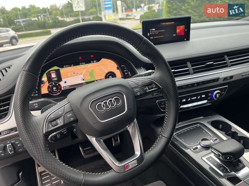 Позашляховик / Кросовер Audi Q7 2018 в Києві