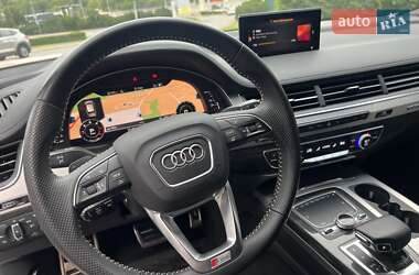 Внедорожник / Кроссовер Audi Q7 2018 в 