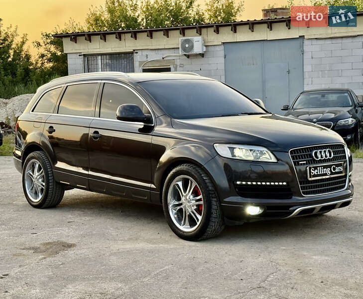 Позашляховик / Кросовер Audi Q7 2006 в Рівному
