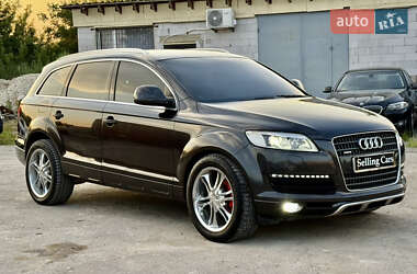 Позашляховик / Кросовер Audi Q7 2006 в 