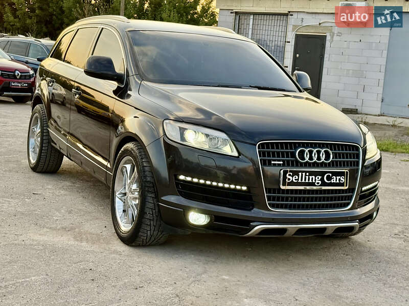 Позашляховик / Кросовер Audi Q7 2006 в Рівному
