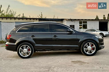 Позашляховик / Кросовер Audi Q7 2006 в 