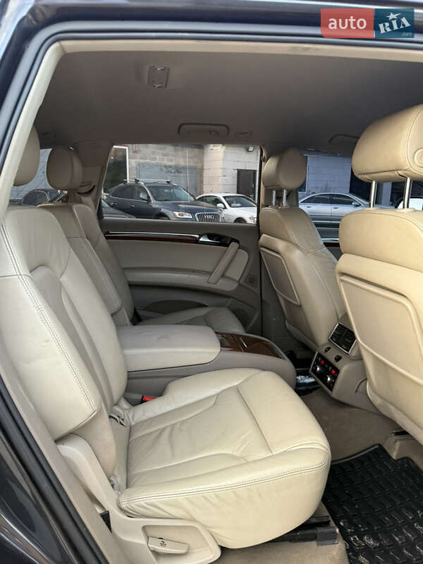 Позашляховик / Кросовер Audi Q7 2006 в Рівному