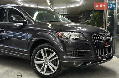 Внедорожник / Кроссовер Audi Q7 2012 в 