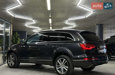Внедорожник / Кроссовер Audi Q7 2012 в 