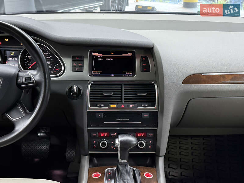 Позашляховик / Кросовер Audi Q7 2012 в Одесі