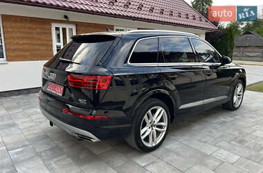Позашляховик / Кросовер Audi Q7 2018 в 