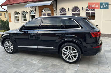 Позашляховик / Кросовер Audi Q7 2018 в 