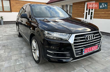 Позашляховик / Кросовер Audi Q7 2018 в 