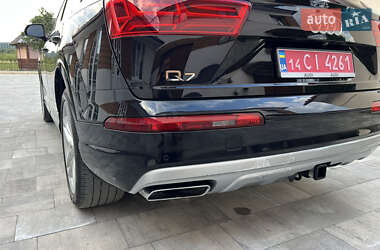 Позашляховик / Кросовер Audi Q7 2018 в 