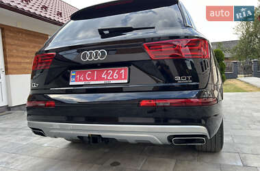 Позашляховик / Кросовер Audi Q7 2018 в 