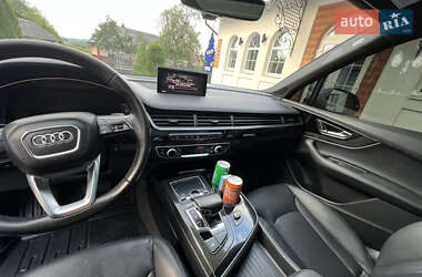 Позашляховик / Кросовер Audi Q7 2018 в 