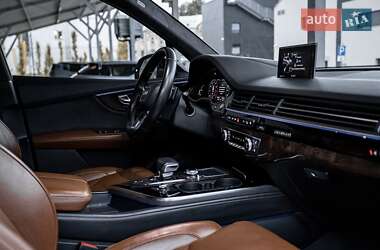Позашляховик / Кросовер Audi Q7 2017 в 