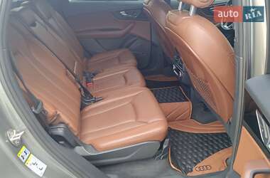 Позашляховик / Кросовер Audi Q7 2016 в 
